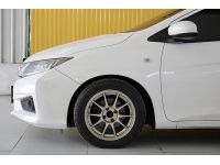 2016 Honda City 1.5 V i-VTEC AT สีขาว เกียร์ออโต้  มือแรกออกห้าง ไม่มีอุบัติเหตุหนักมาก่อน รูปที่ 3